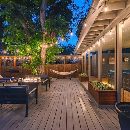Serene Pool & Firepit In Stunning Home By Airport San Antonio Luaran gambar