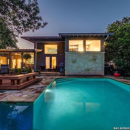 Serene Pool & Firepit In Stunning Home By Airport San Antonio Luaran gambar