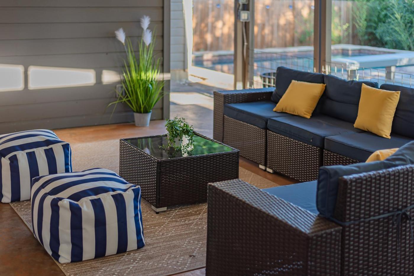Serene Pool & Firepit In Stunning Home By Airport San Antonio Luaran gambar