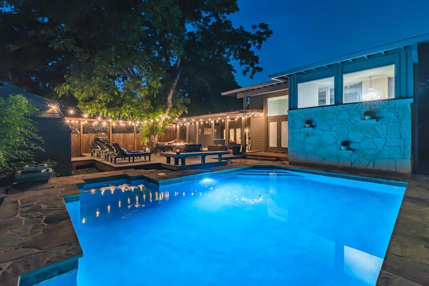 Serene Pool & Firepit In Stunning Home By Airport San Antonio Luaran gambar